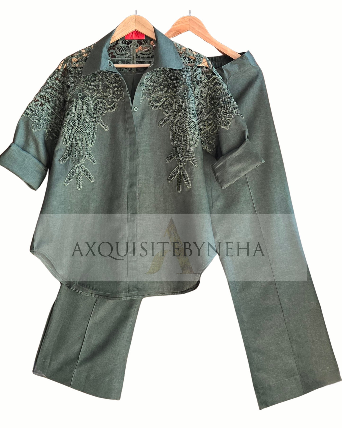Blue / Olive Cutwork