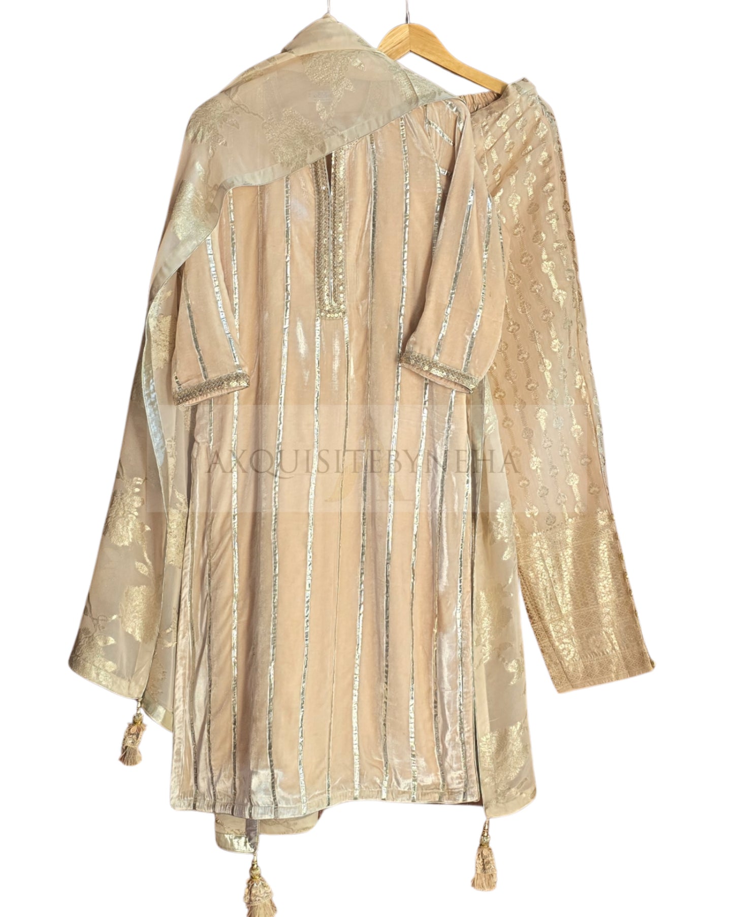 Grey / Beige Gotawork