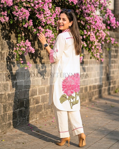 Blush Flower Motif