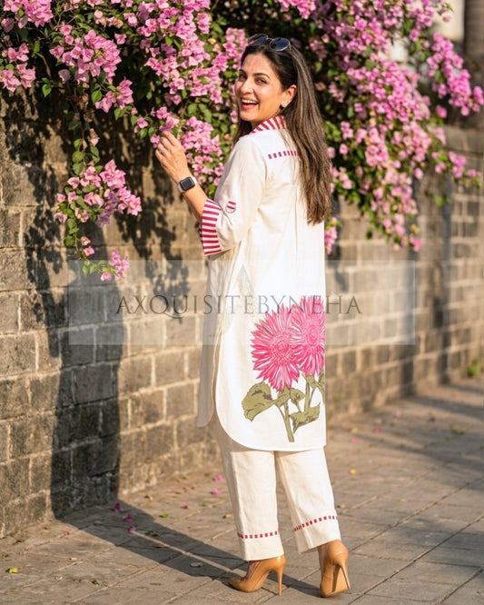 Blush Flower Motif